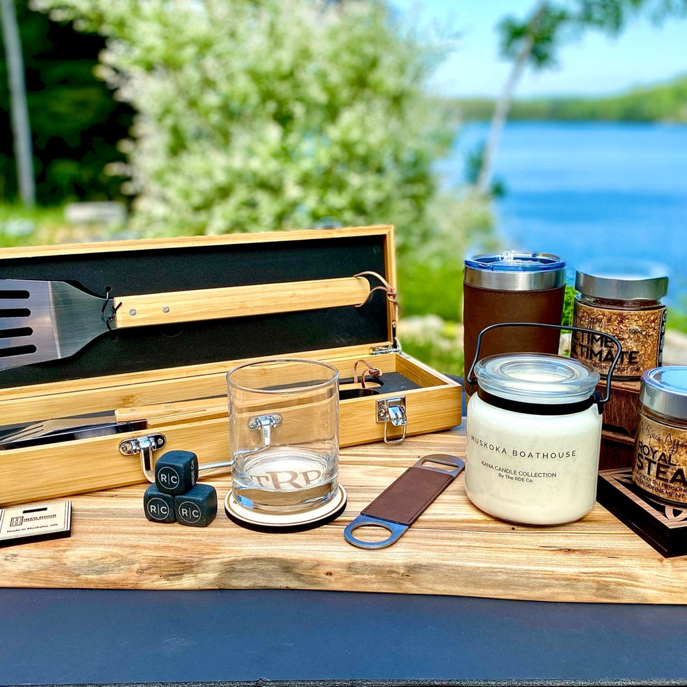 
                  
                    BBQ set, Maple Cutting Board, Dark Brown Tumbler
                  
                